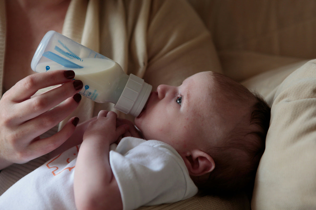 Switching It Up: A Gentle Guide to Moving from Breast to Bottle (or Both)
